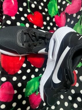 Nike Black and White Air Cushion Training Sneakers